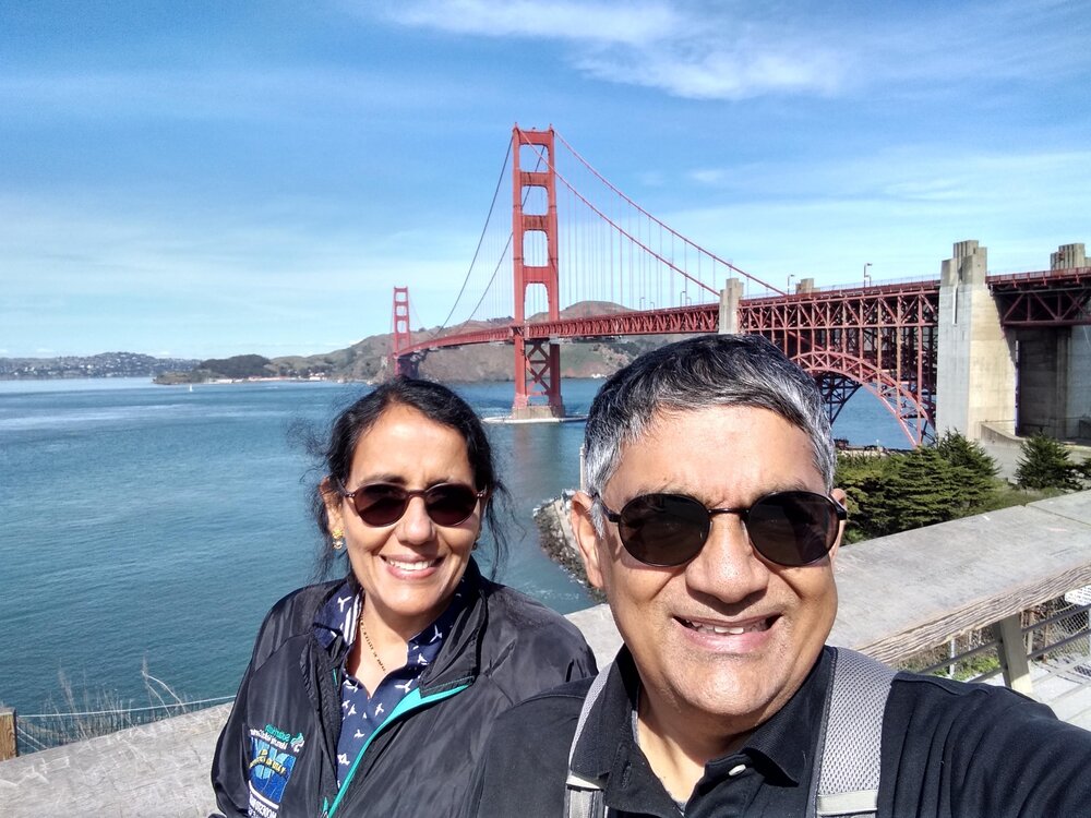 Selfie_near_Golden_Gate_Bridge.jpg